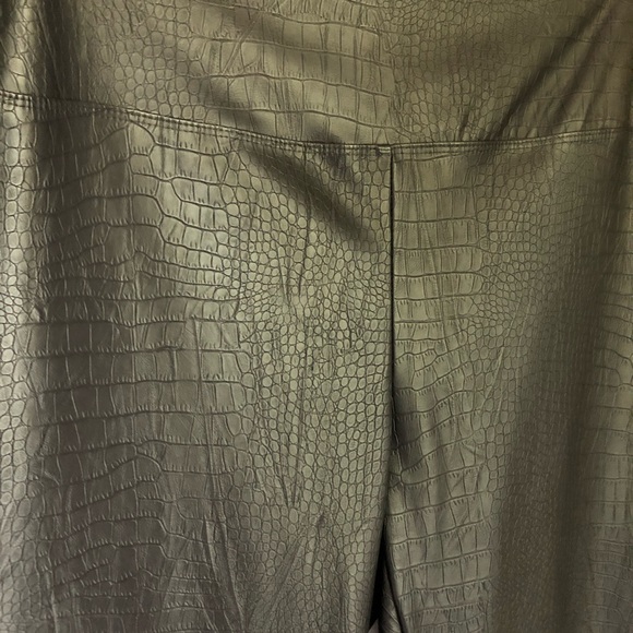 Nicole Miller faux Crocodile pants - Picture 13 of 15